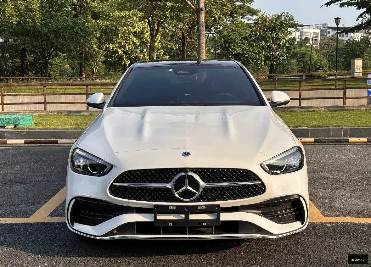 Mercedes-Benz C-Class 2