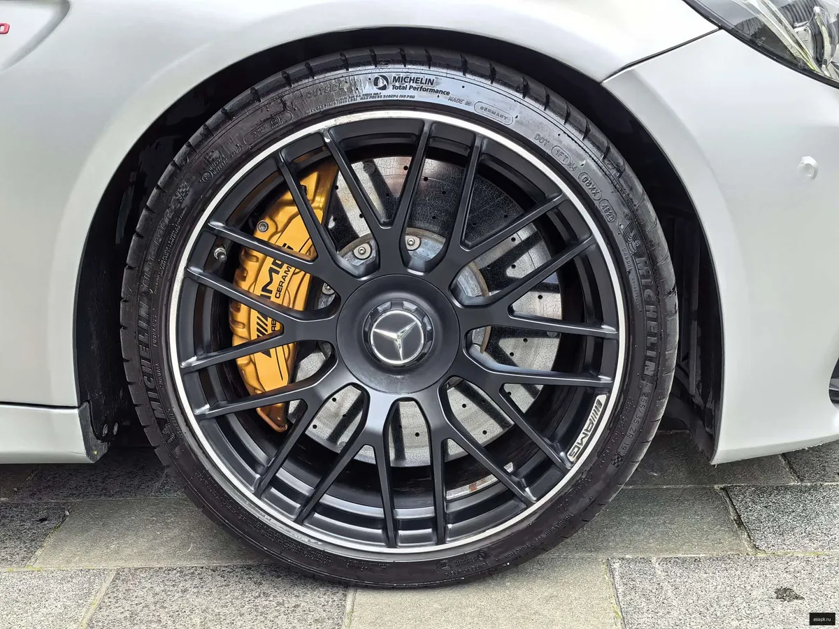 Mercedes-Benz C-Class 4
