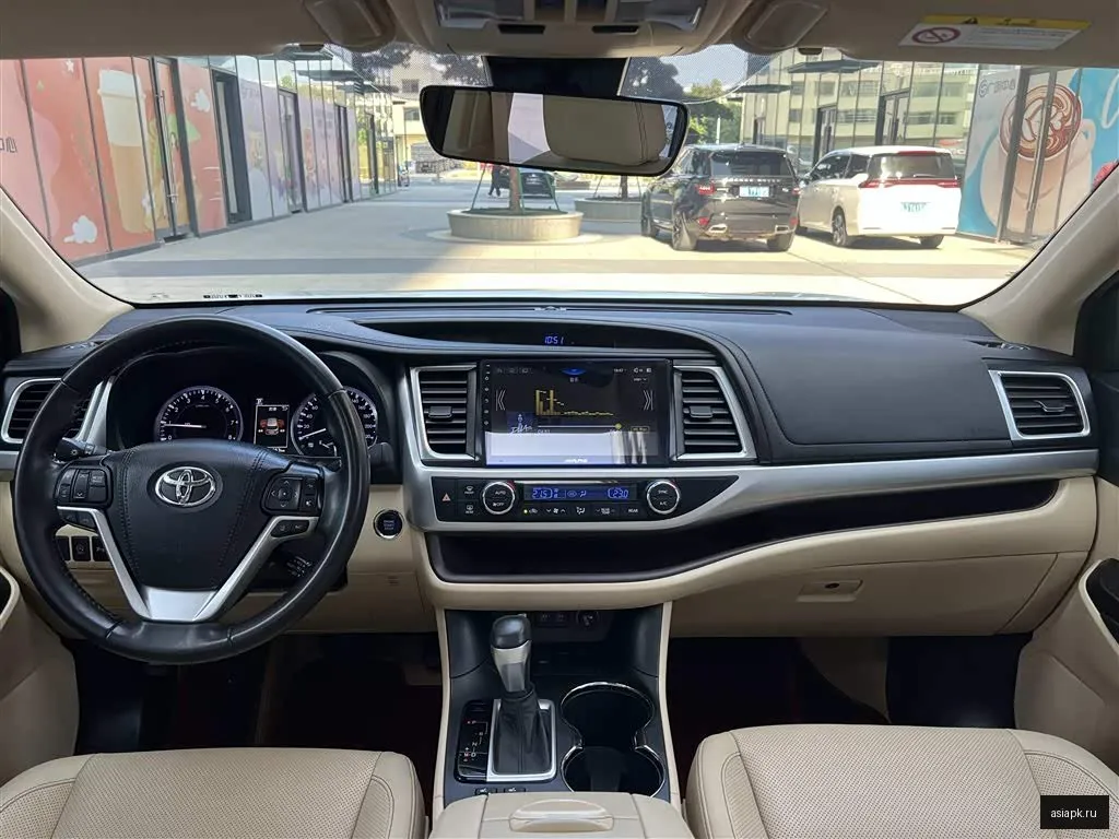 Toyota Highlander 6