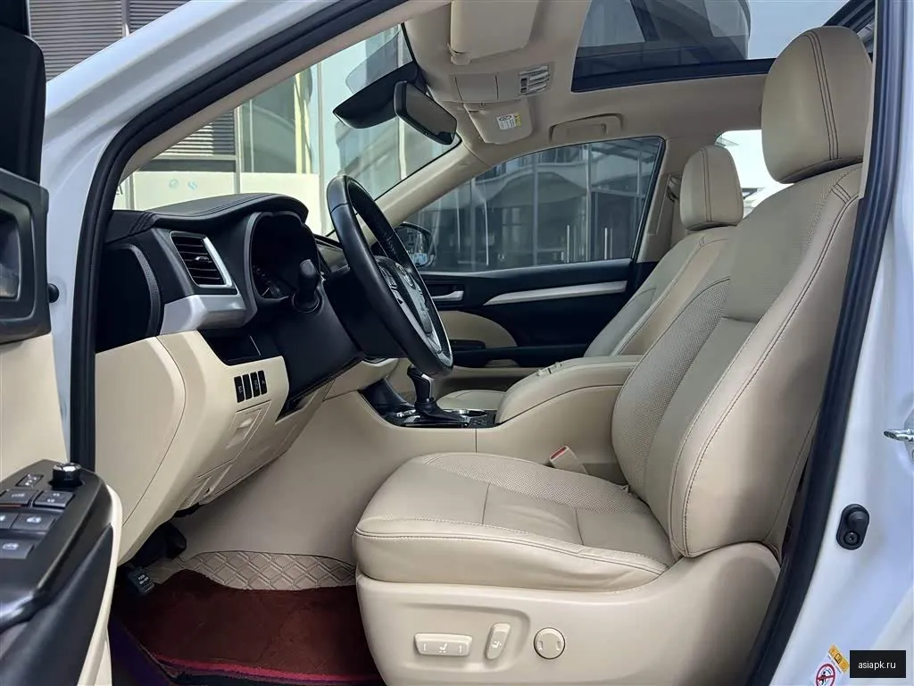 Toyota Highlander 4