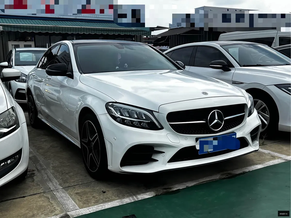 Mercedes-Benz C-Class 3