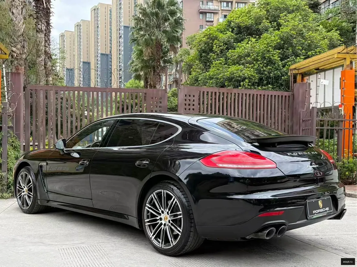 Porsche Panamera 5