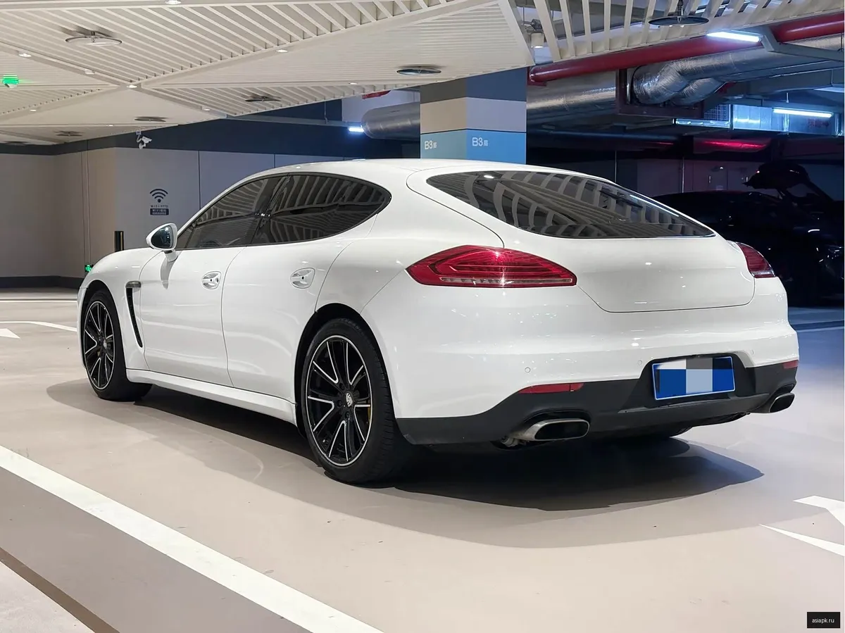 Porsche Panamera 4