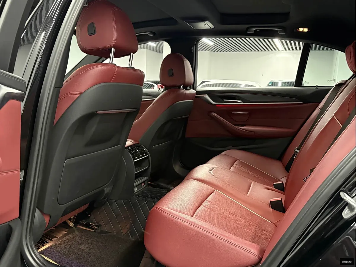 BMW 5-Series 3