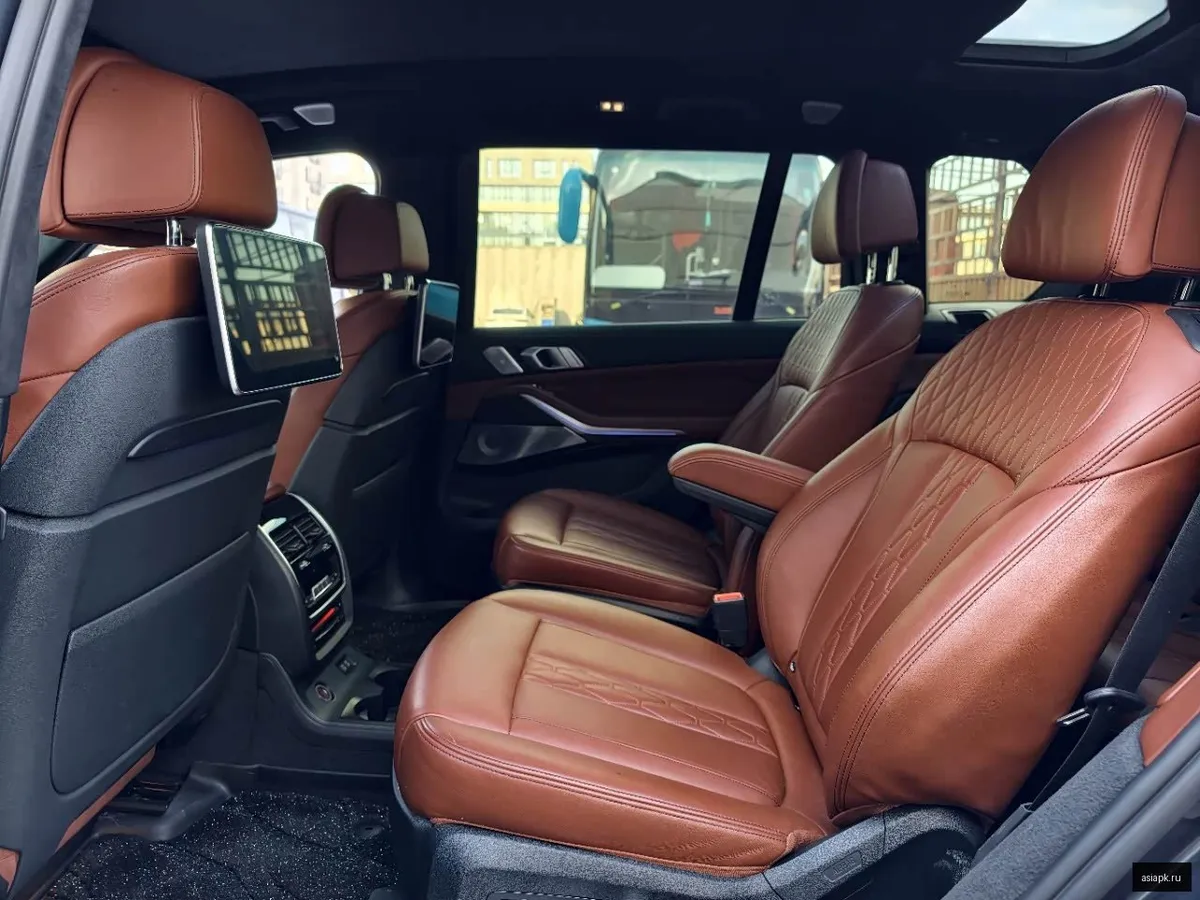 BMW X7 6