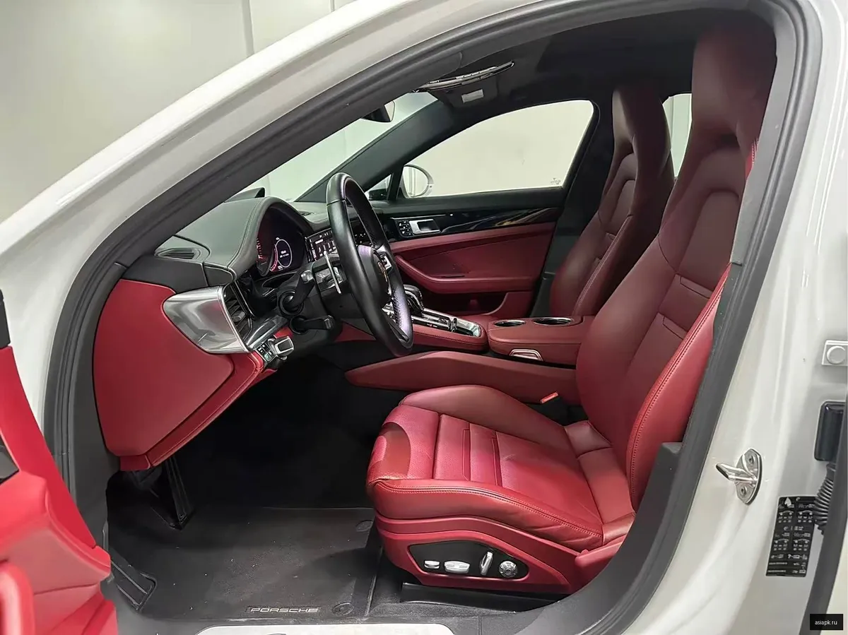 Porsche Panamera 5