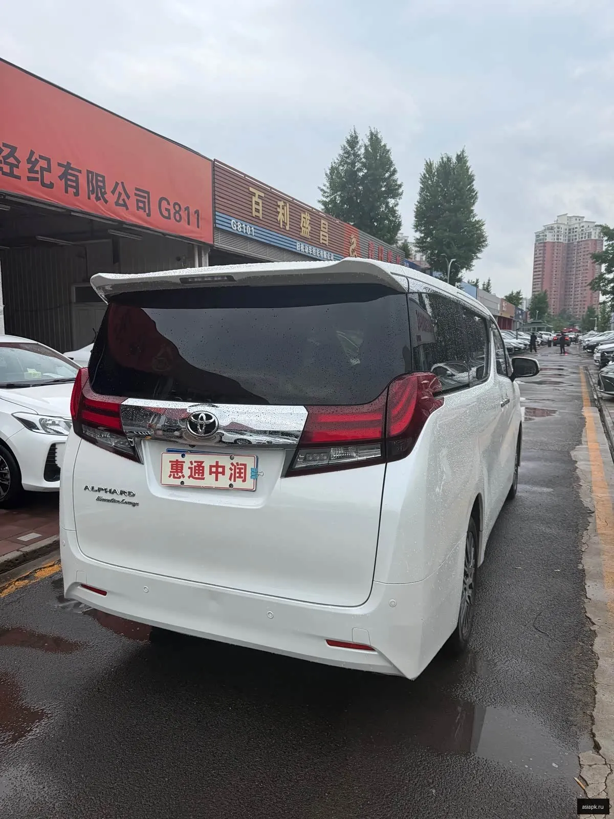 Toyota Alphard 4