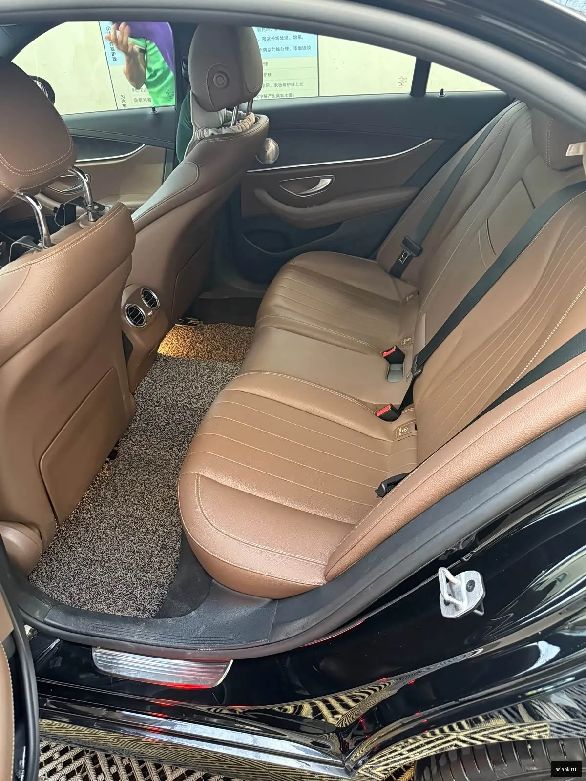 Mercedes-Benz E-Class 5
