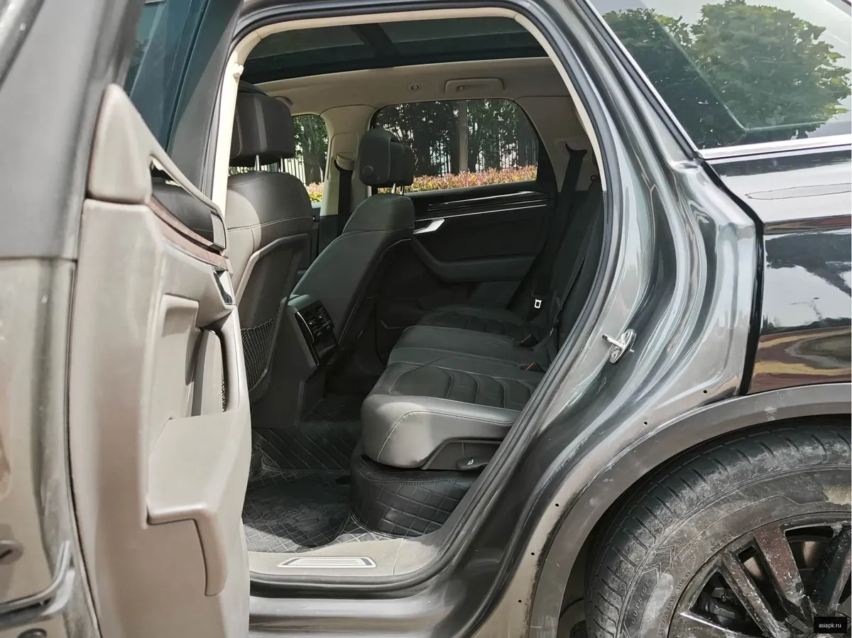 Volkswagen Touareg 3