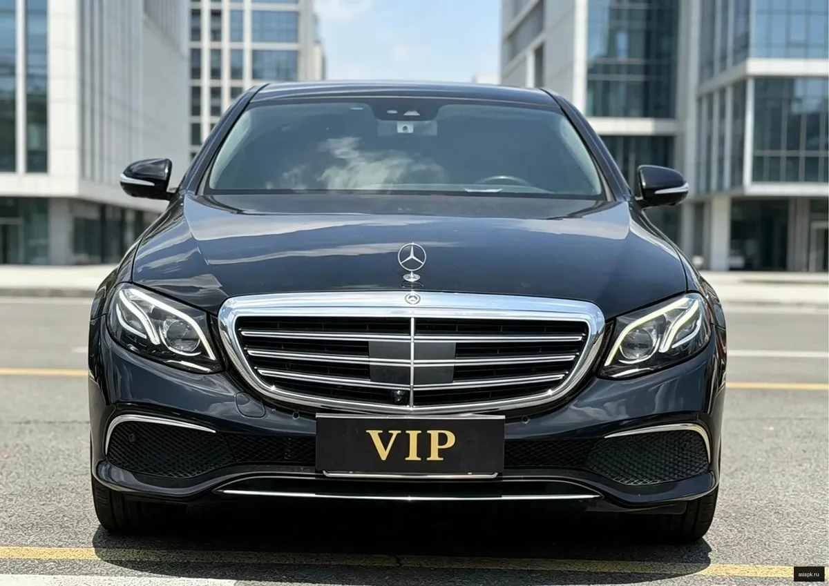 Mercedes-Benz E-Class 2