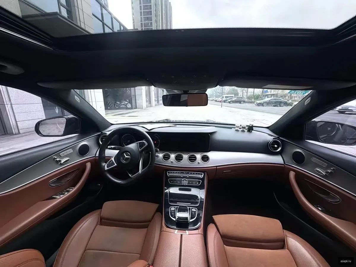 Mercedes-Benz E-Class 5
