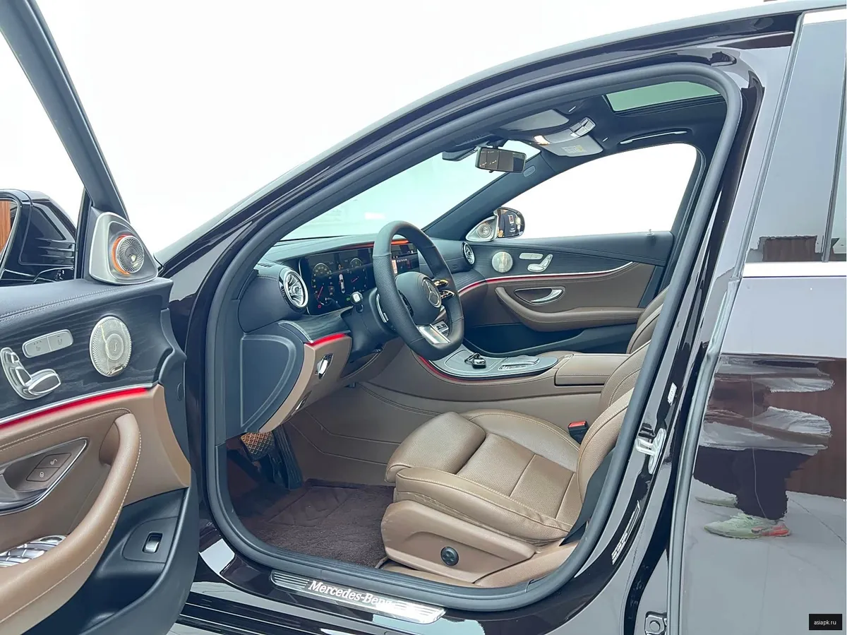Mercedes-Benz E-Class 5