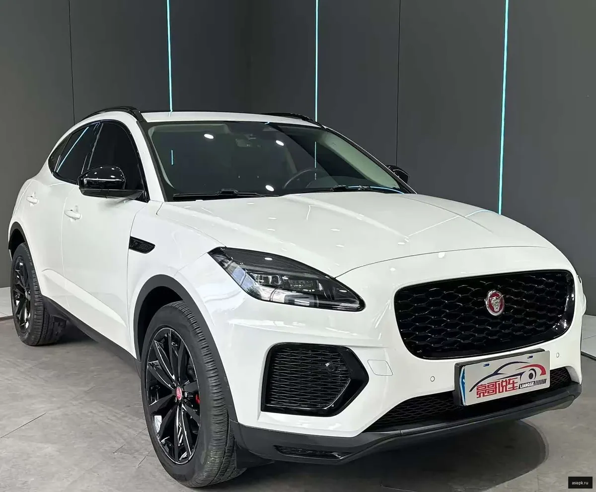 Jaguar E-Pace 3