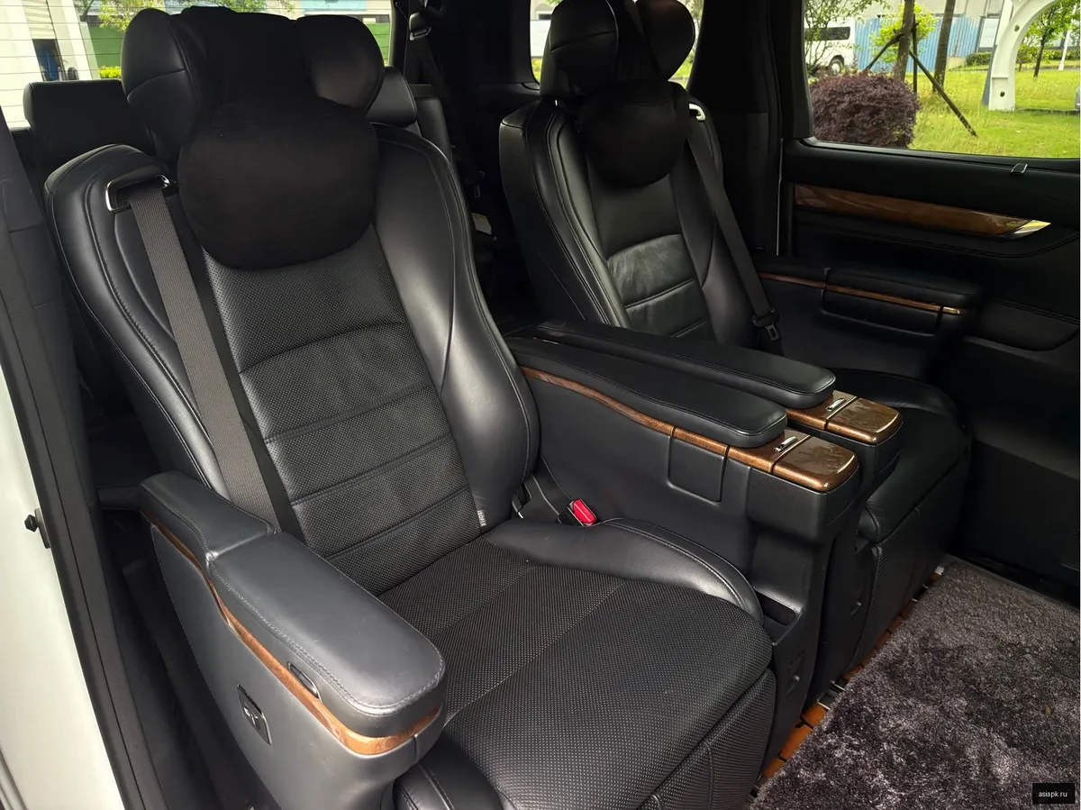 Toyota Alphard 5
