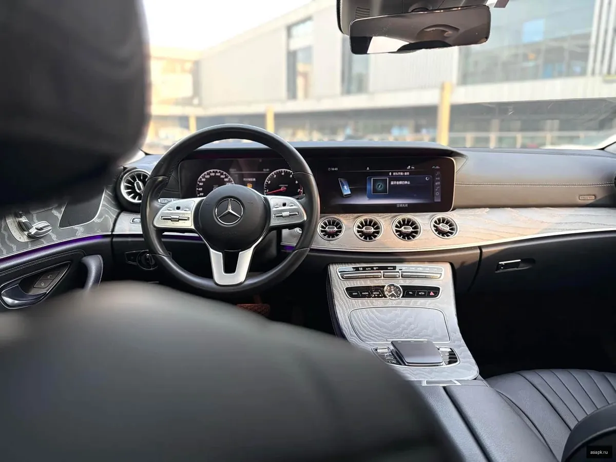 Mercedes-Benz CLS-Class 6