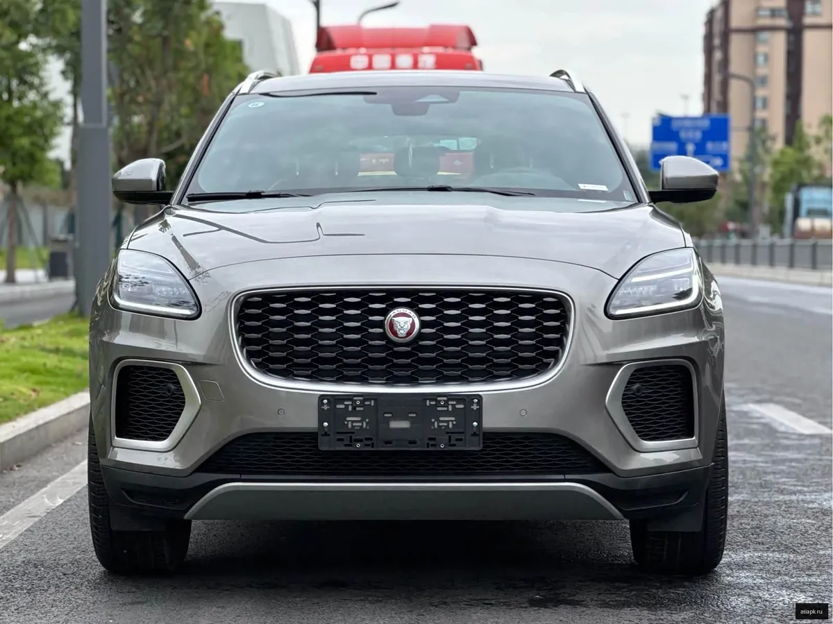 Jaguar E-Pace 2