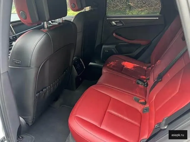Porsche Macan 5