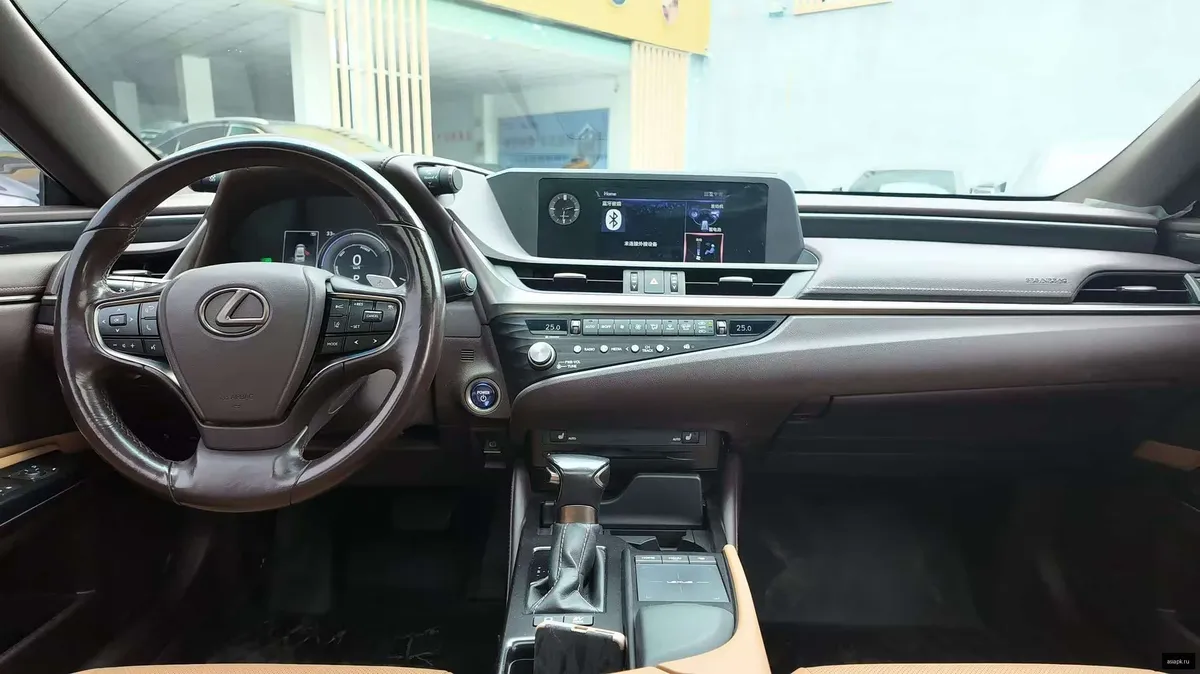 Lexus ES250 6