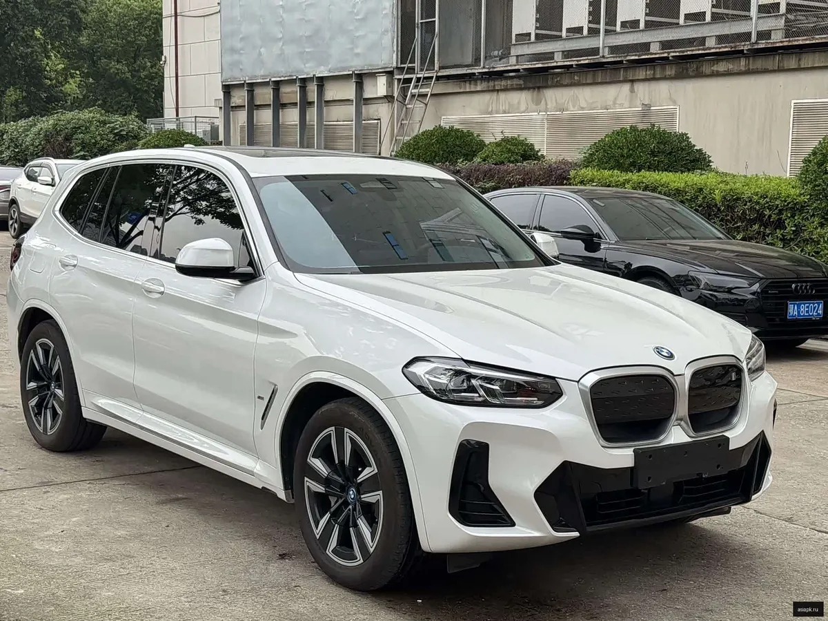 BMW iX3 3