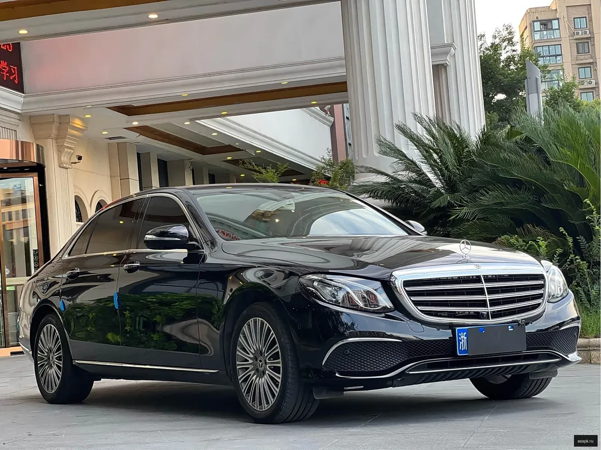 Mercedes-Benz E-Class 3