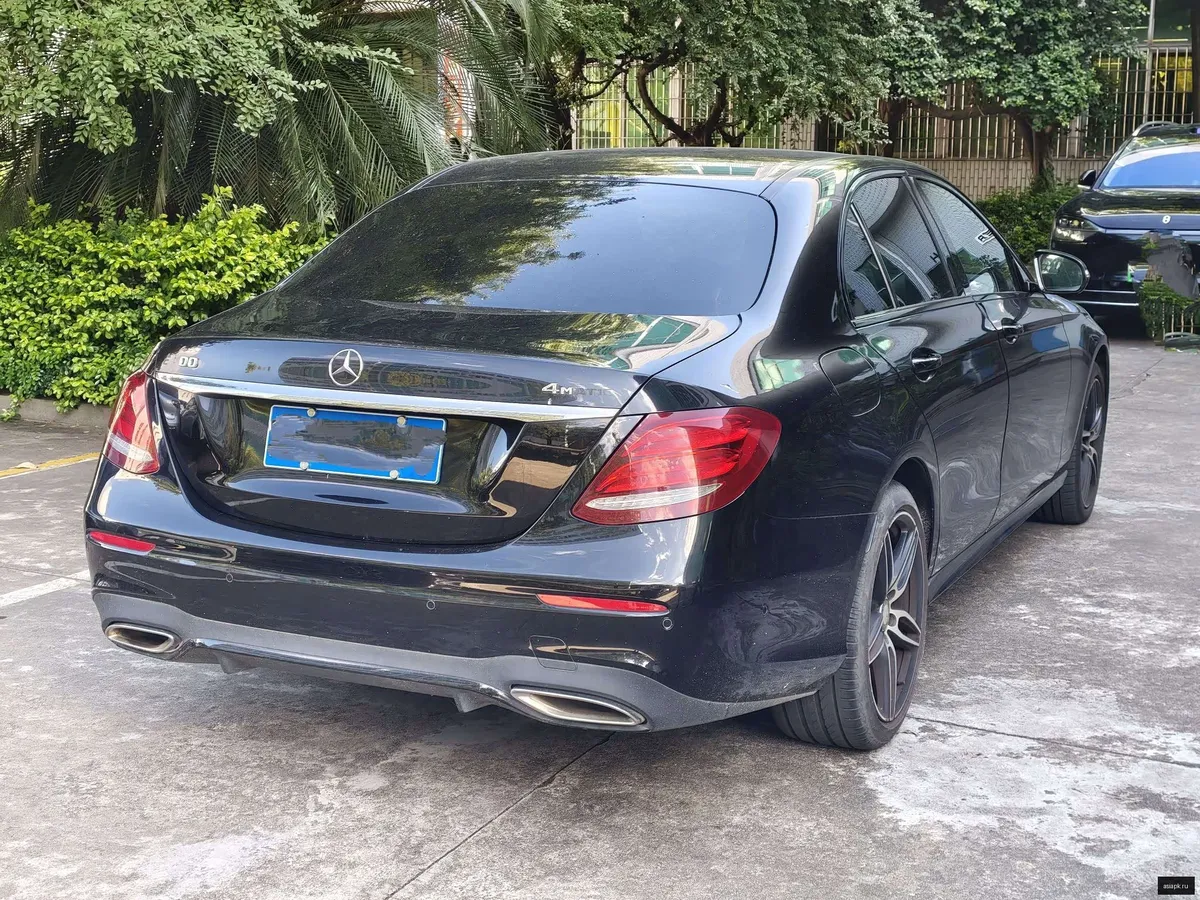 Mercedes-Benz E-Class 6