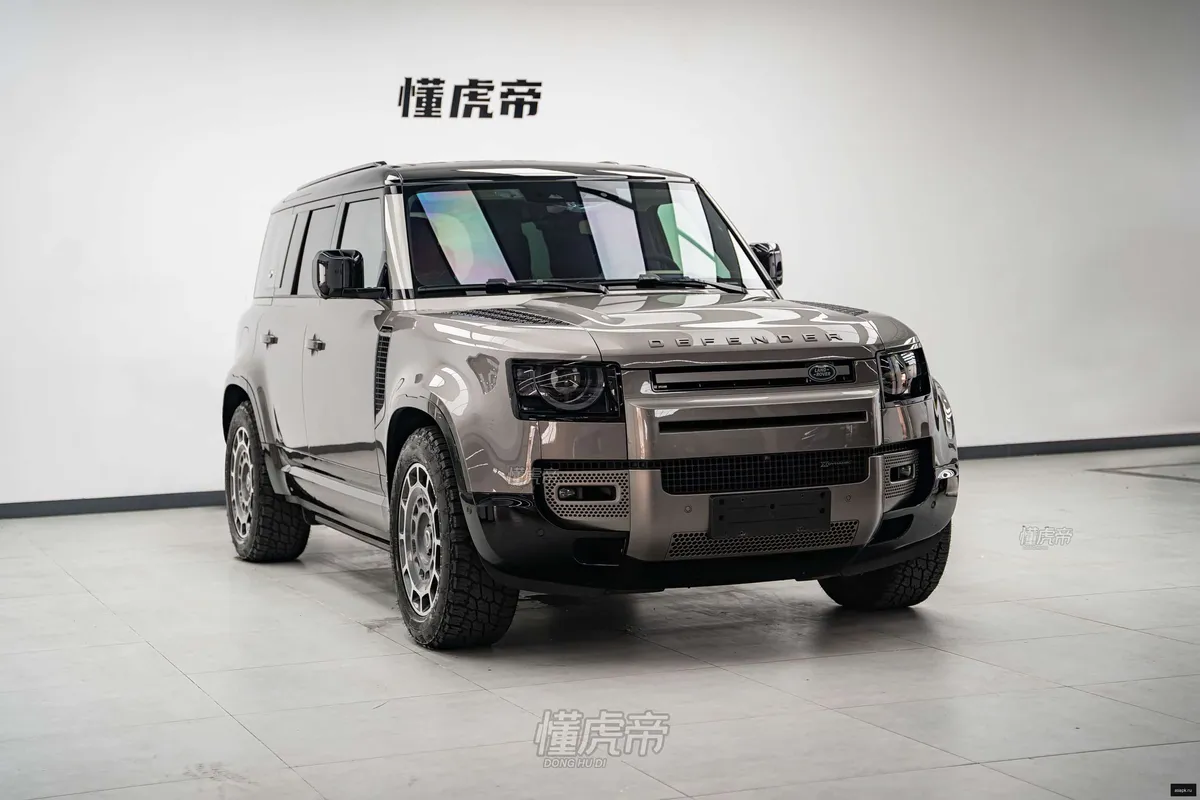 Land Rover Defender 2