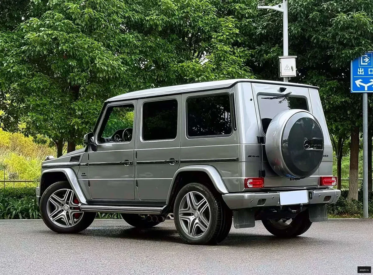 Mercedes-Benz G-Class 4