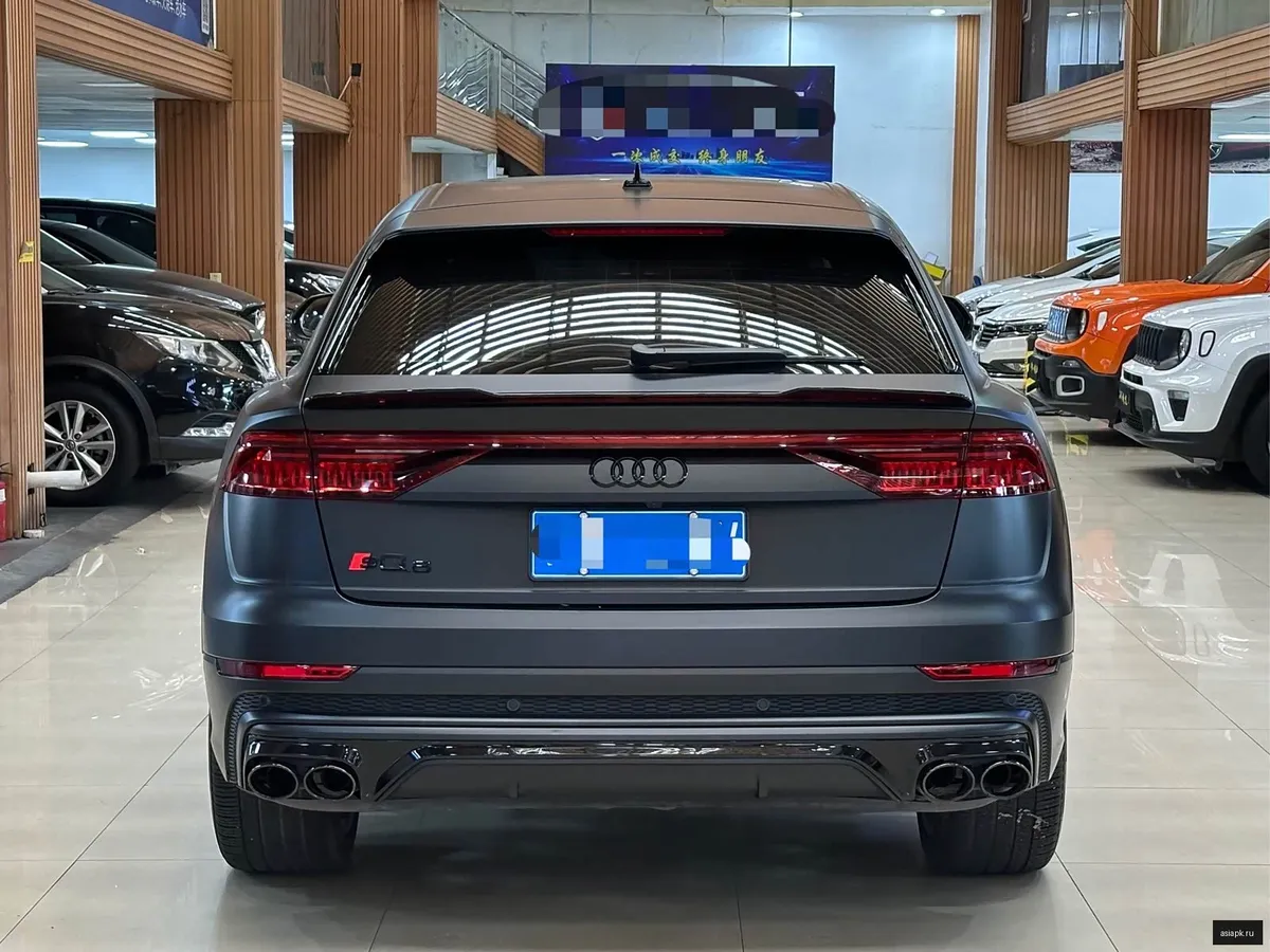 Audi Q8 3