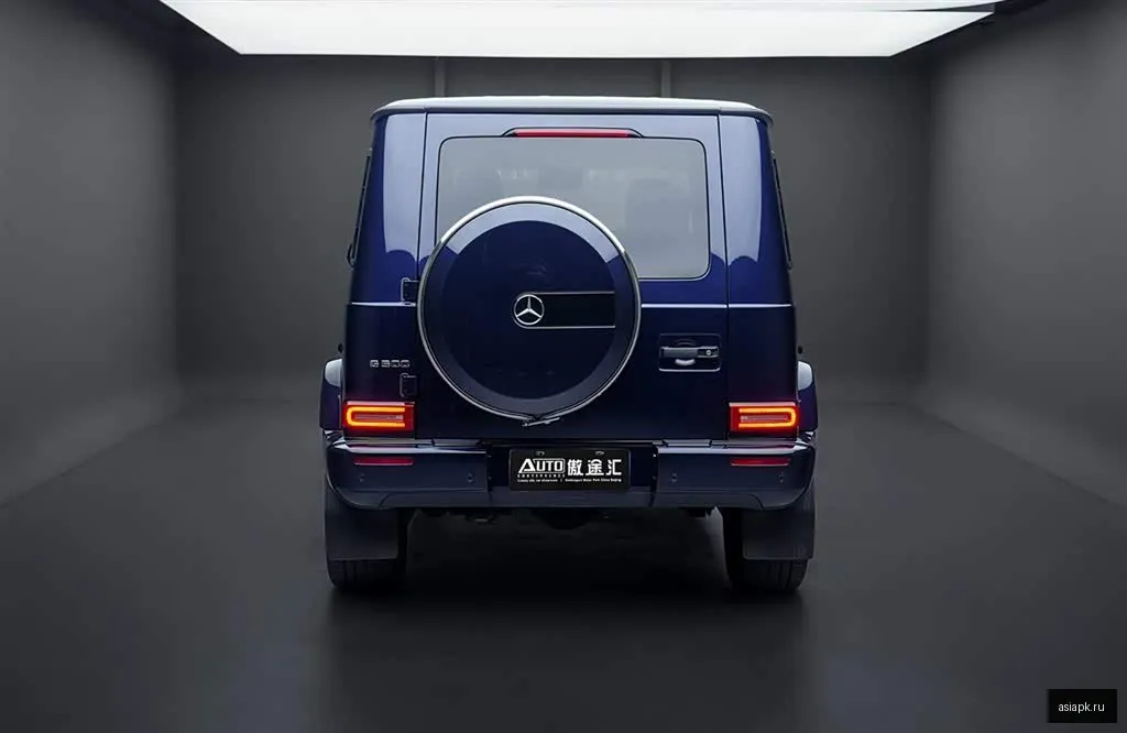 Mercedes-Benz G-Class 4