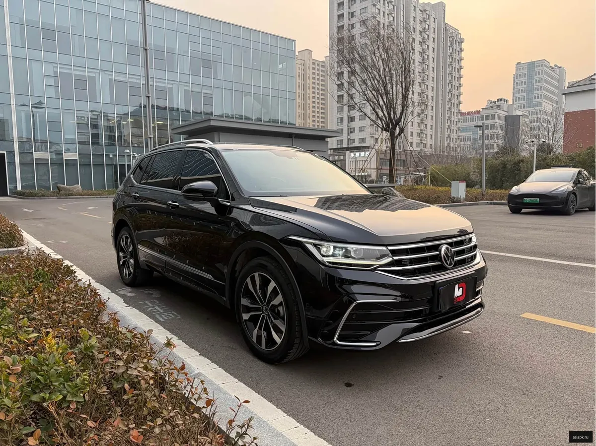Volkswagen Tiguan L 3