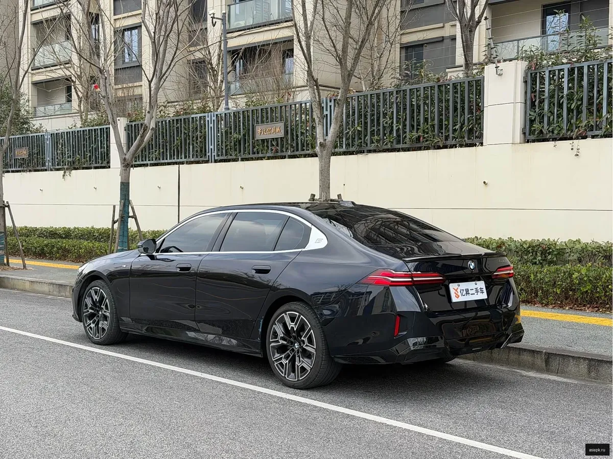 BMW 5-Series 5