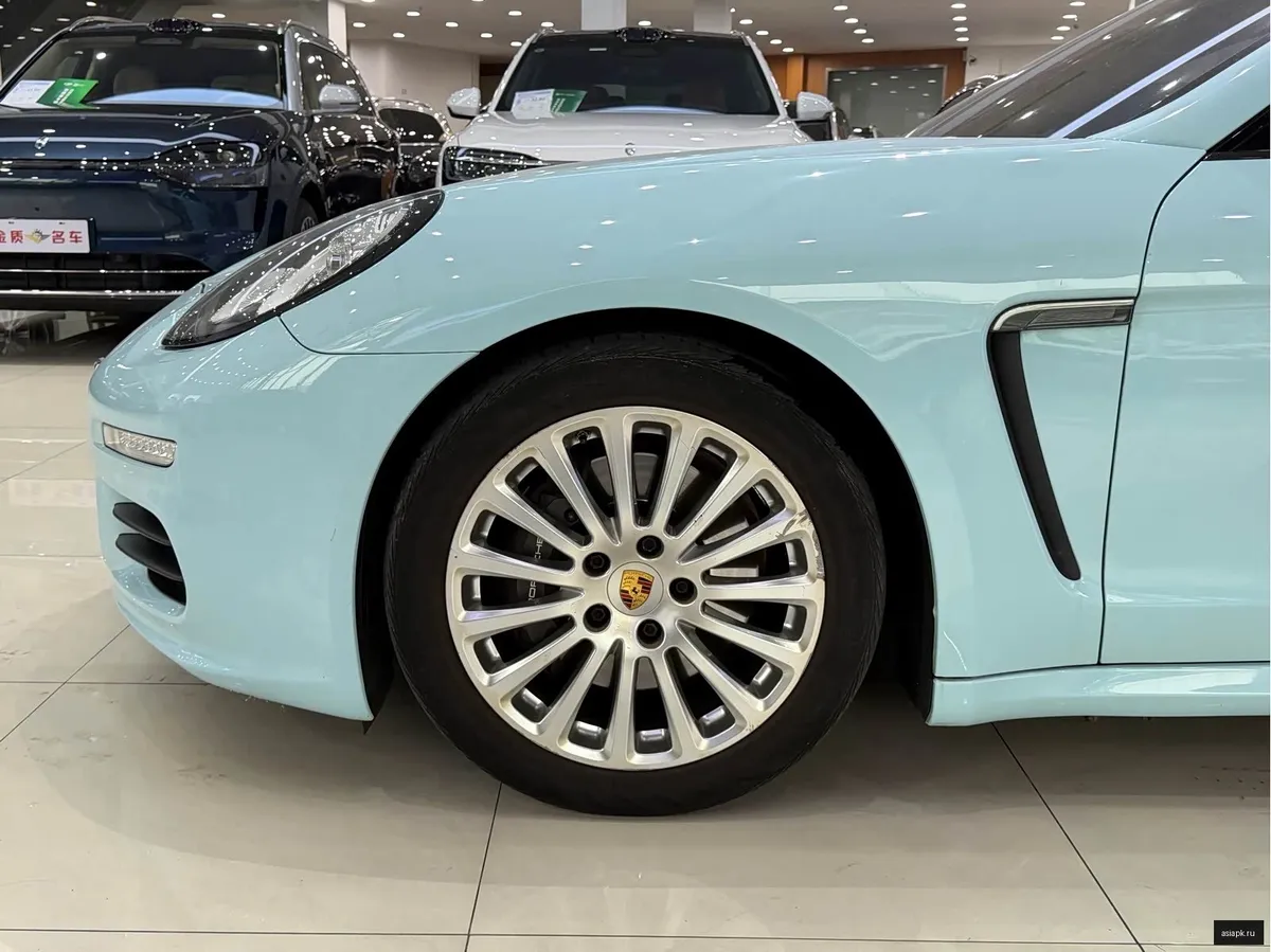 Porsche Panamera 5