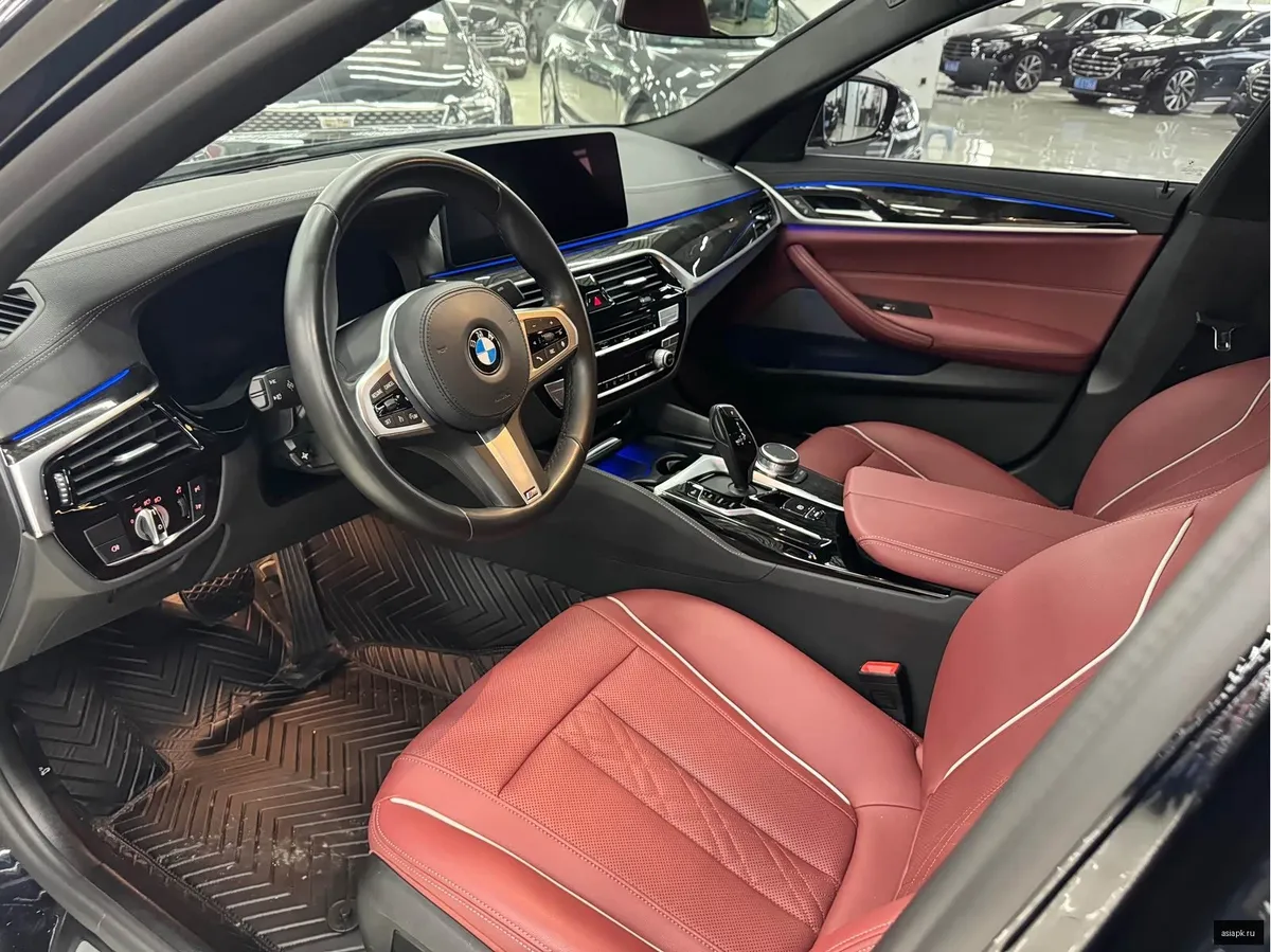 BMW 5-Series 4