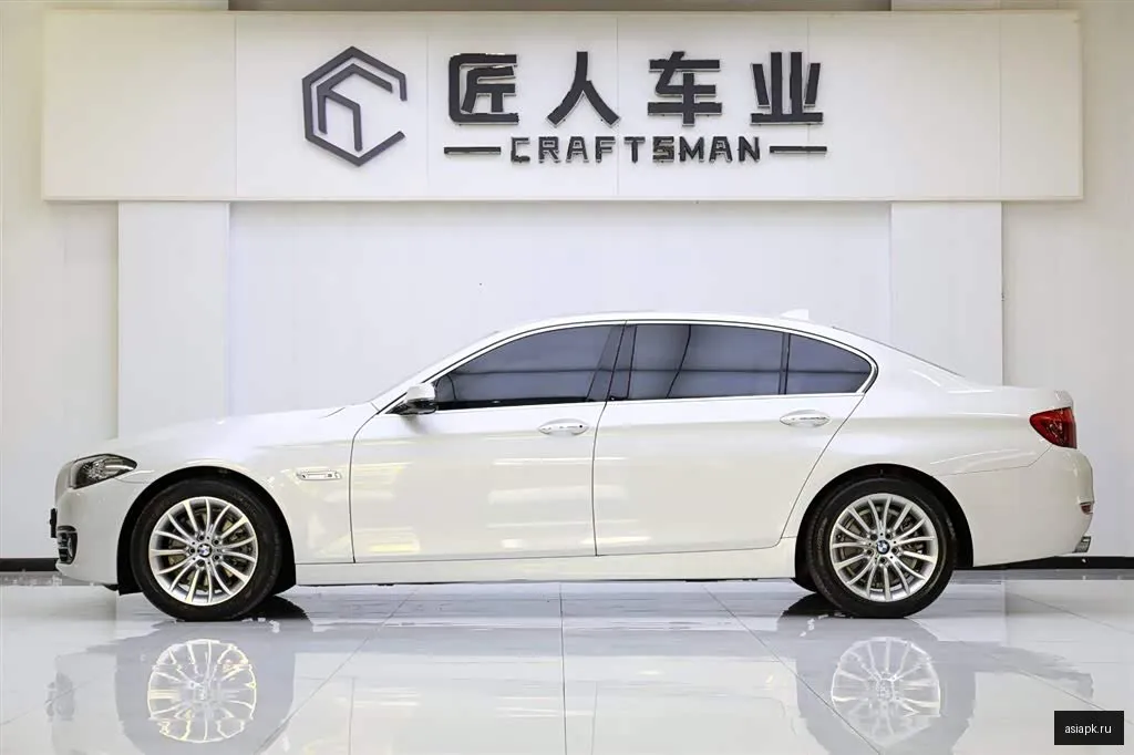 BMW 5-Series 4