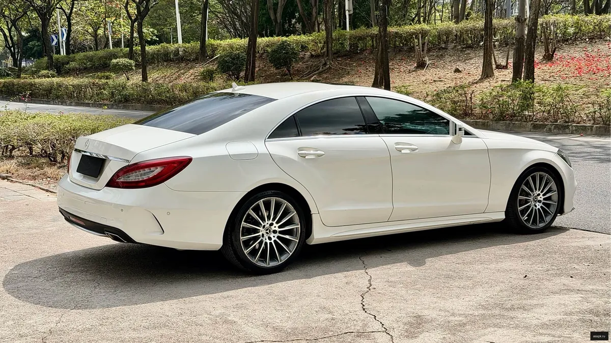 Mercedes-Benz CLS-Class 4