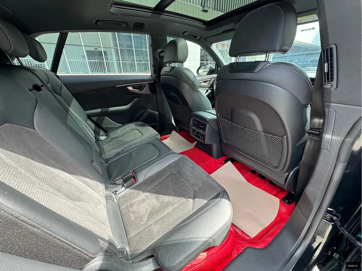 Audi Q8 6