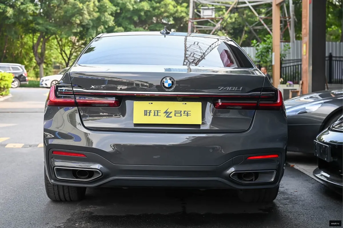 BMW 7-Series 5