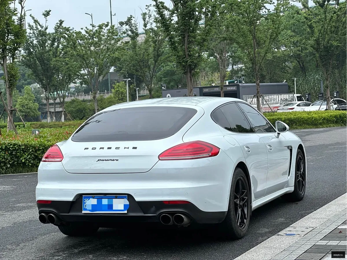 Porsche Panamera 6