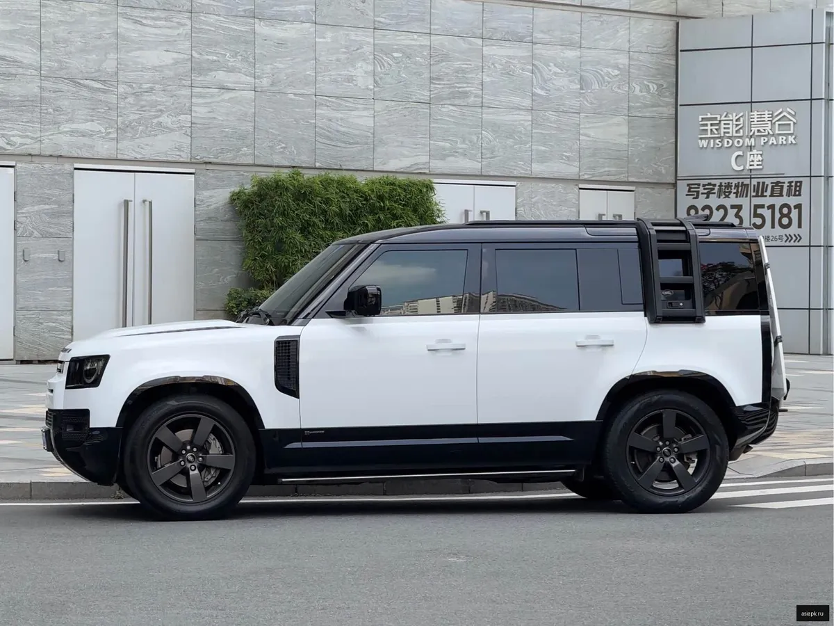 Land Rover Defender 3