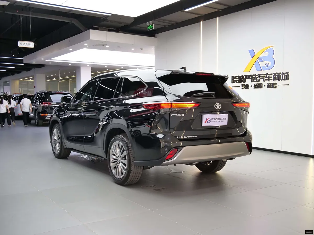 Toyota Highlander 4