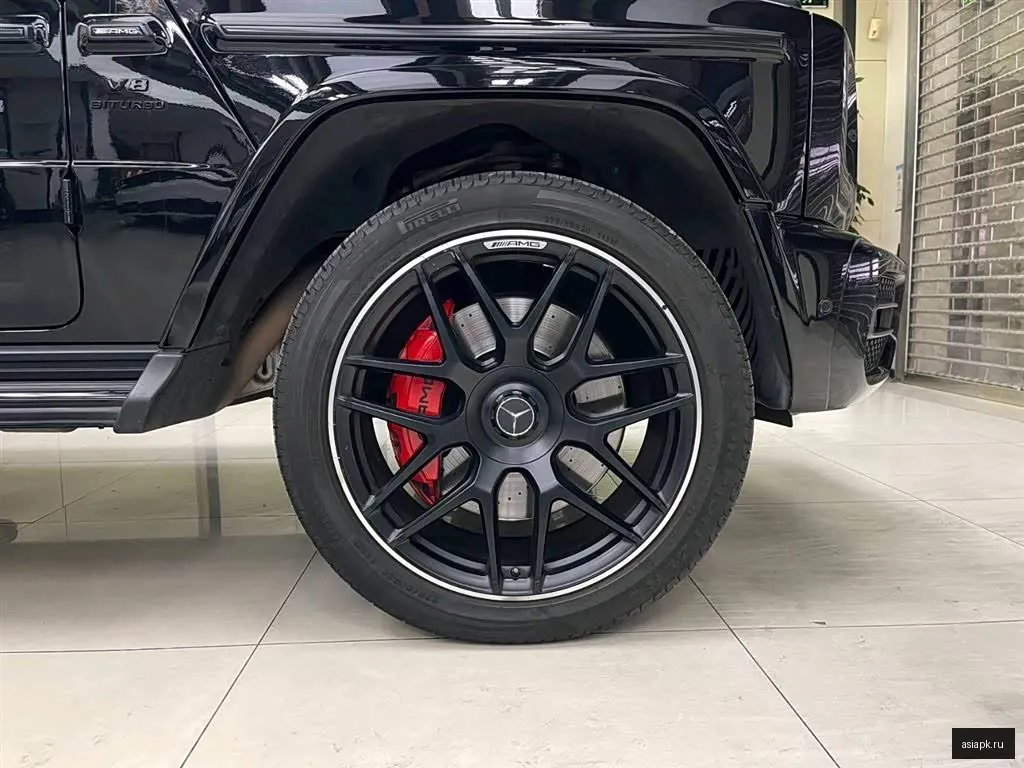 Mercedes-Benz G-Class 4