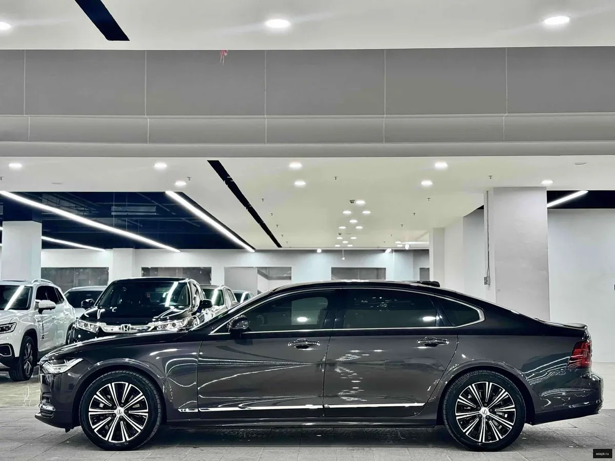 Volvo S90 4