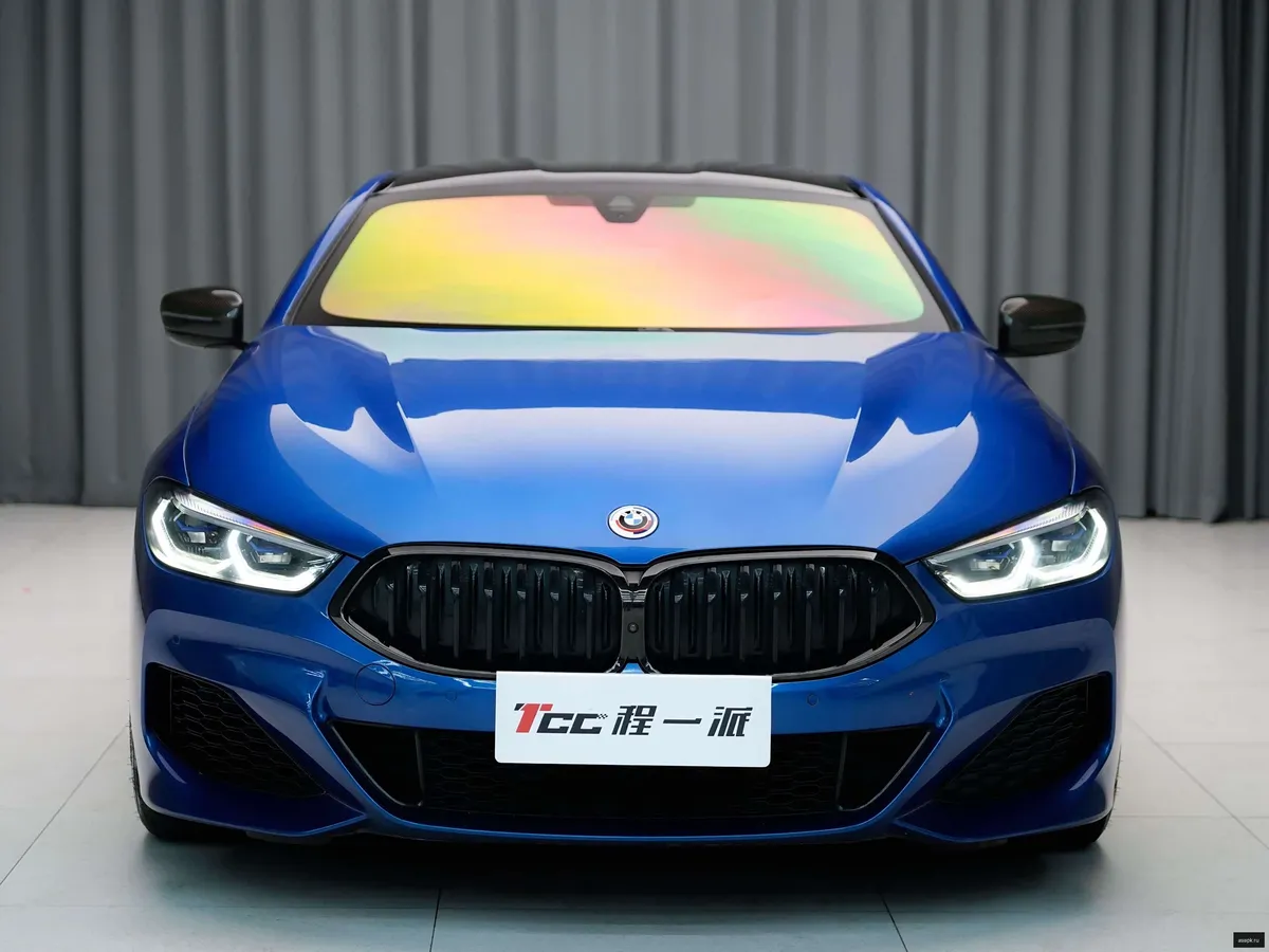 BMW 8-Series 2