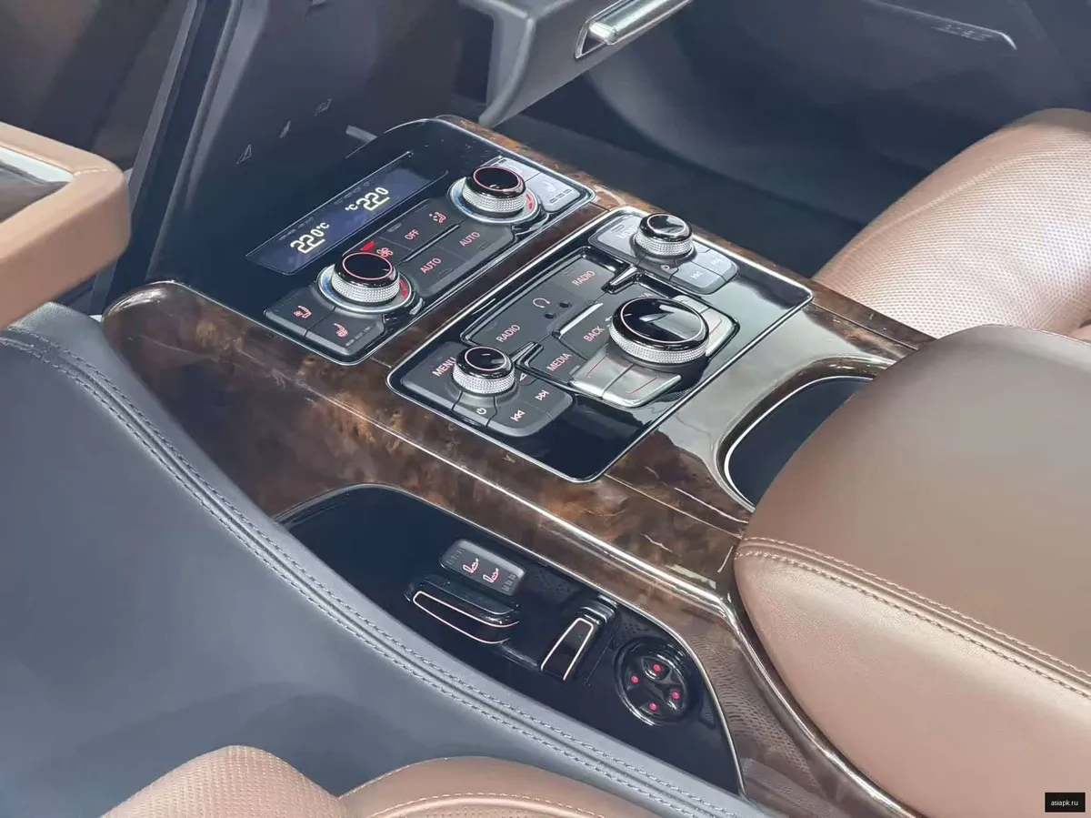 Audi A8 6