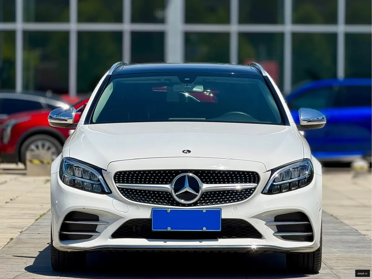 Mercedes-Benz C-Class 2