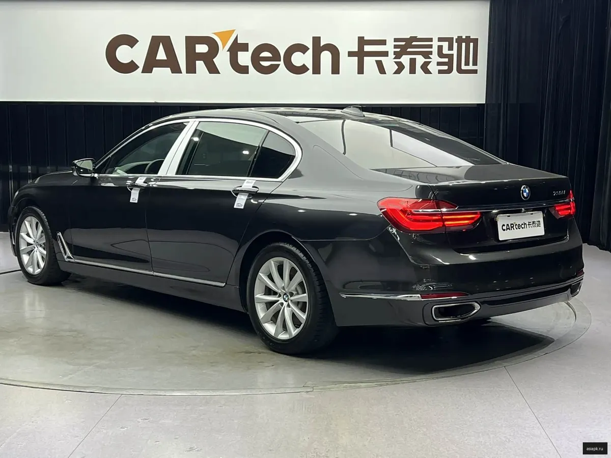 BMW 7-Series 5