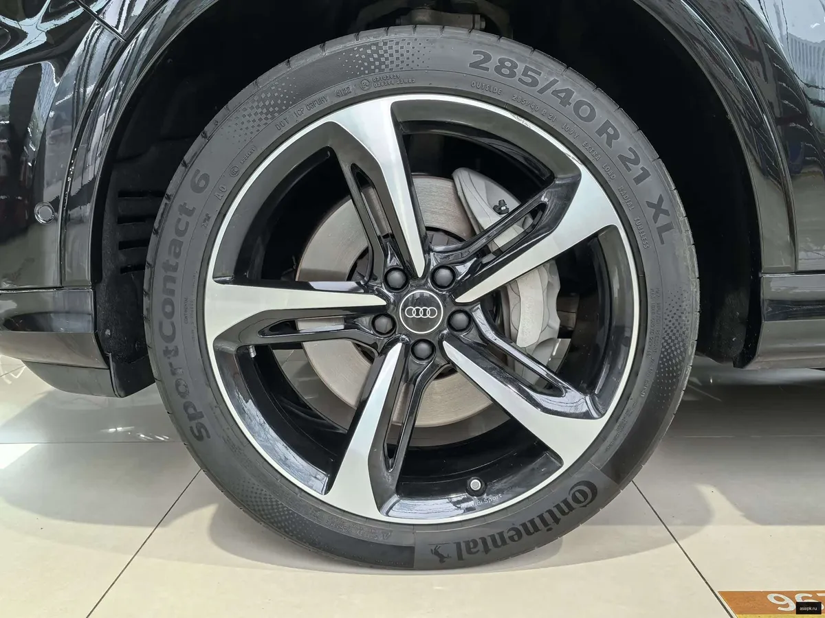 Audi Q7 6