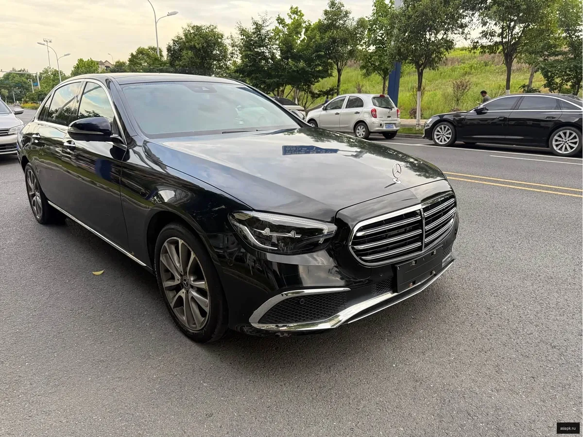 Mercedes-Benz E-Class 2
