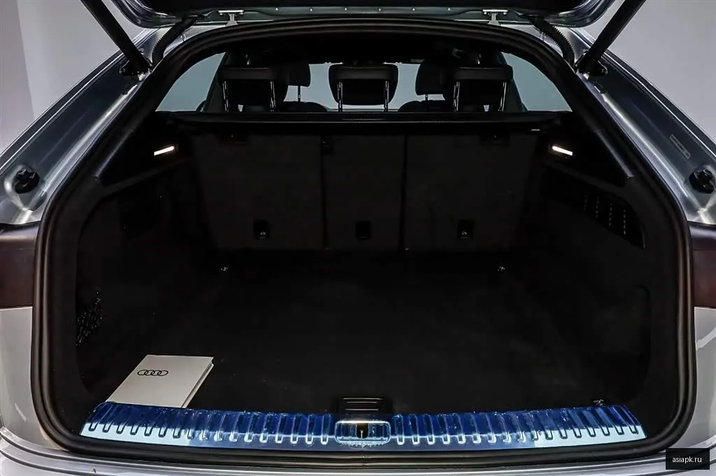 Audi Q8 6