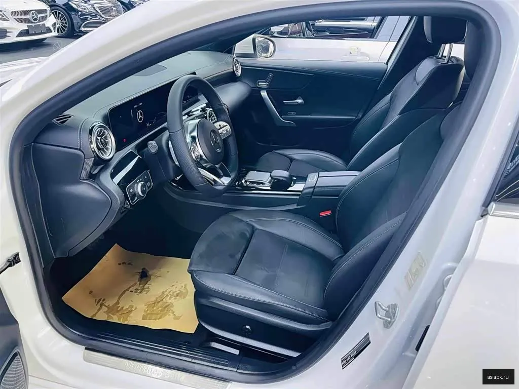 Mercedes-Benz A-Class 4